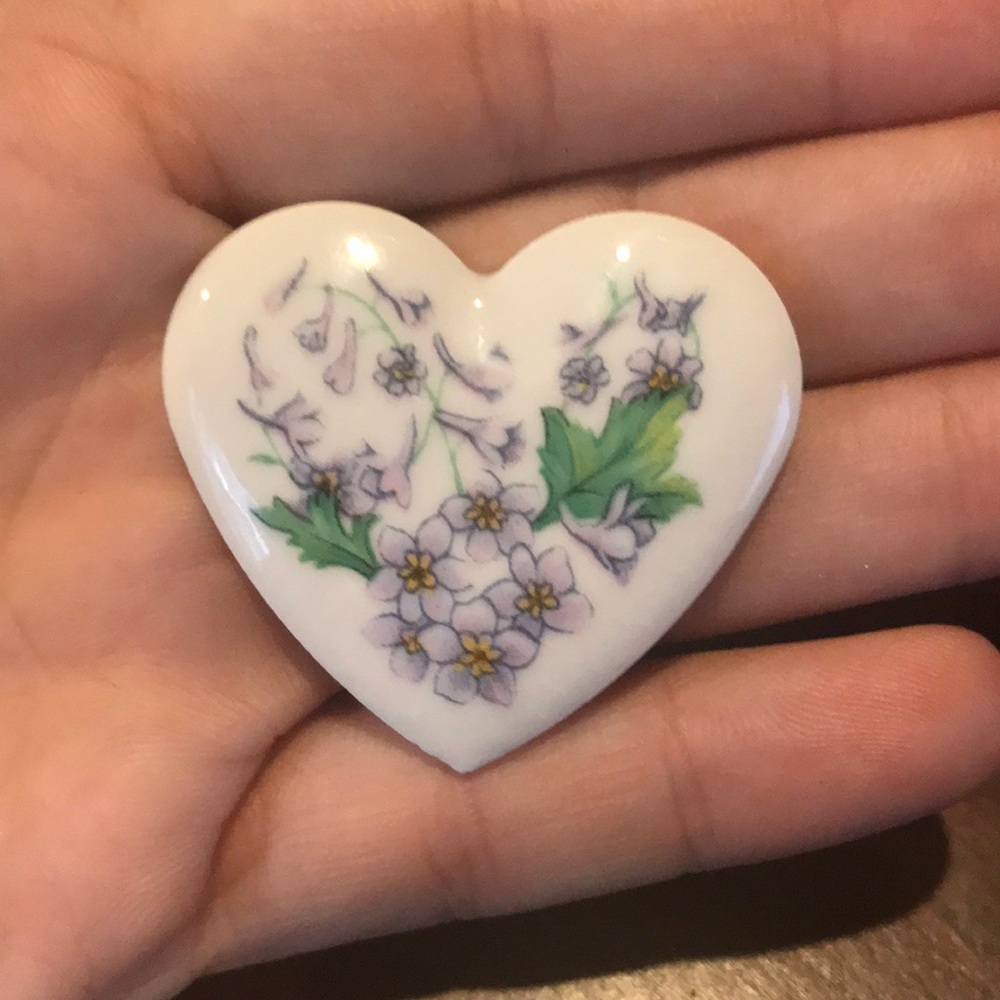Avon Porcelain Floral Heart Pin